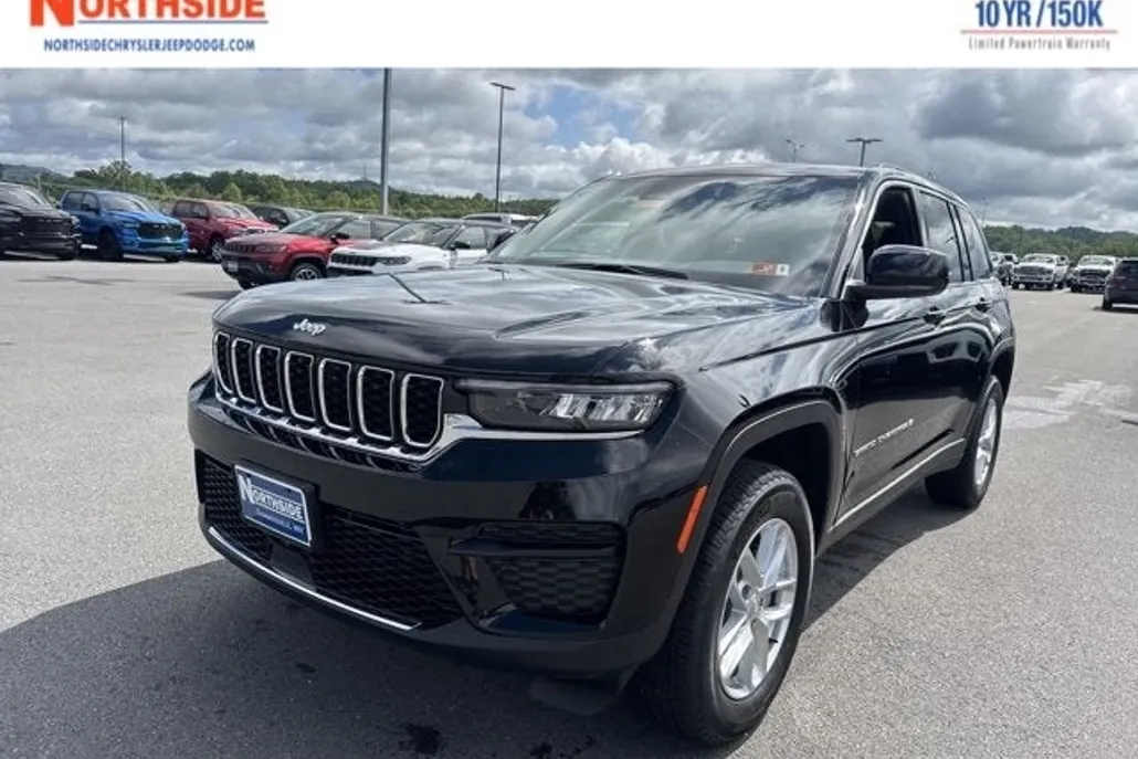 2025 Jeep Grand Cherokee Laredo photo 1