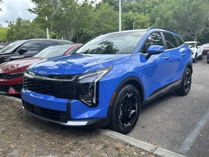 2026 Kia Sportage EX photo 2