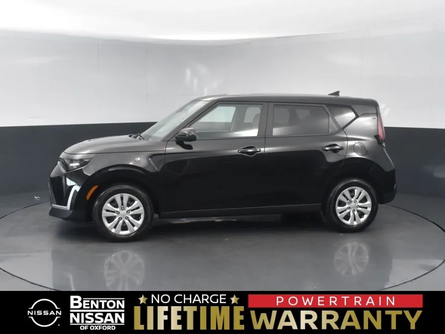 2024 Kia Soul LX photo 1