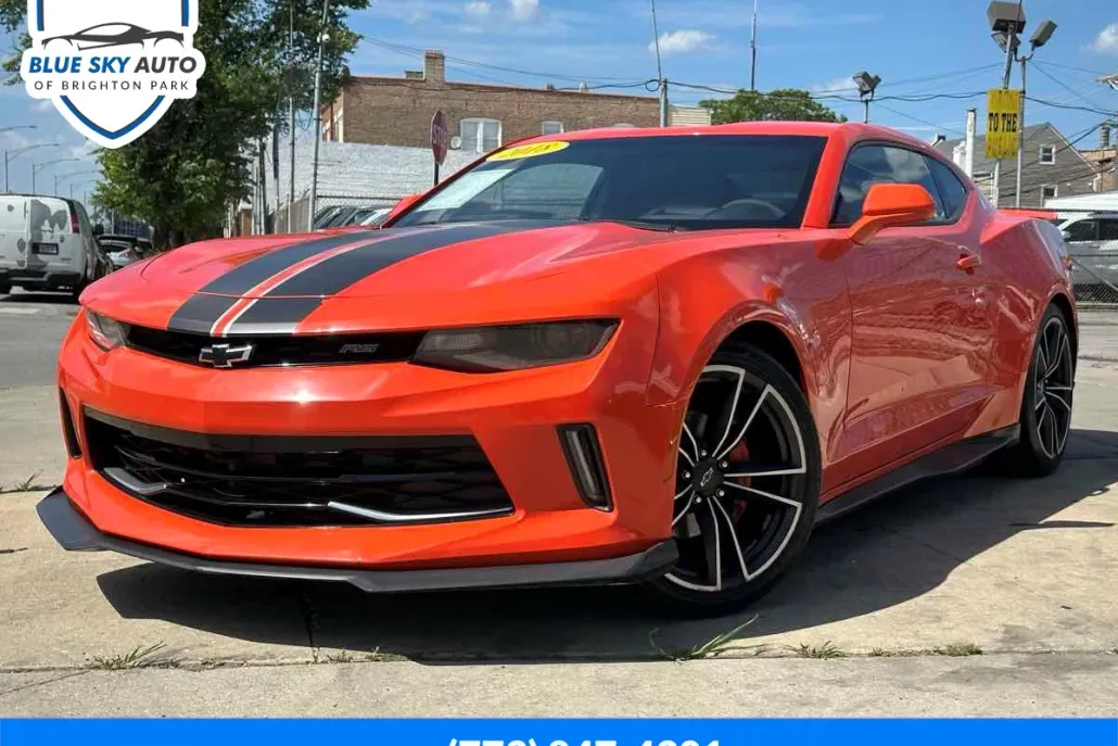 2018 Chevrolet Camaro 2LT photo 1