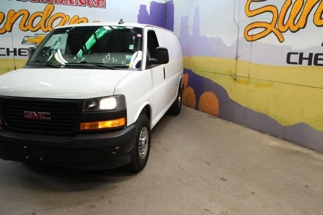 2021 Gmc Savana Cargo 2500 photo 1
