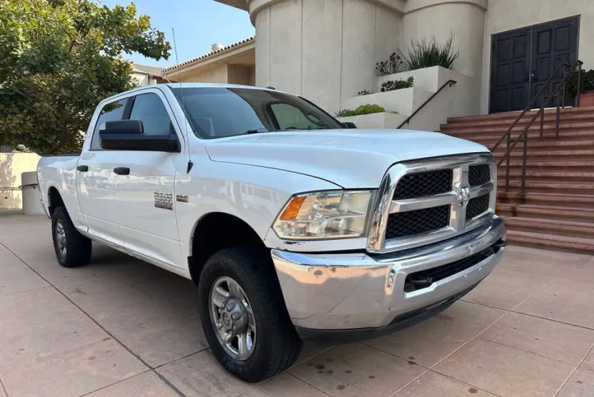 2015 Ram 3500 SLT photo 1
