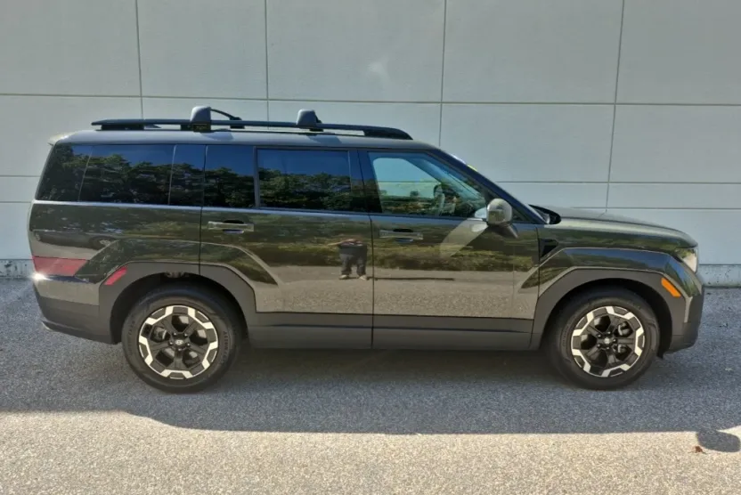 2025 Hyundai Santa Fe SEL photo 1