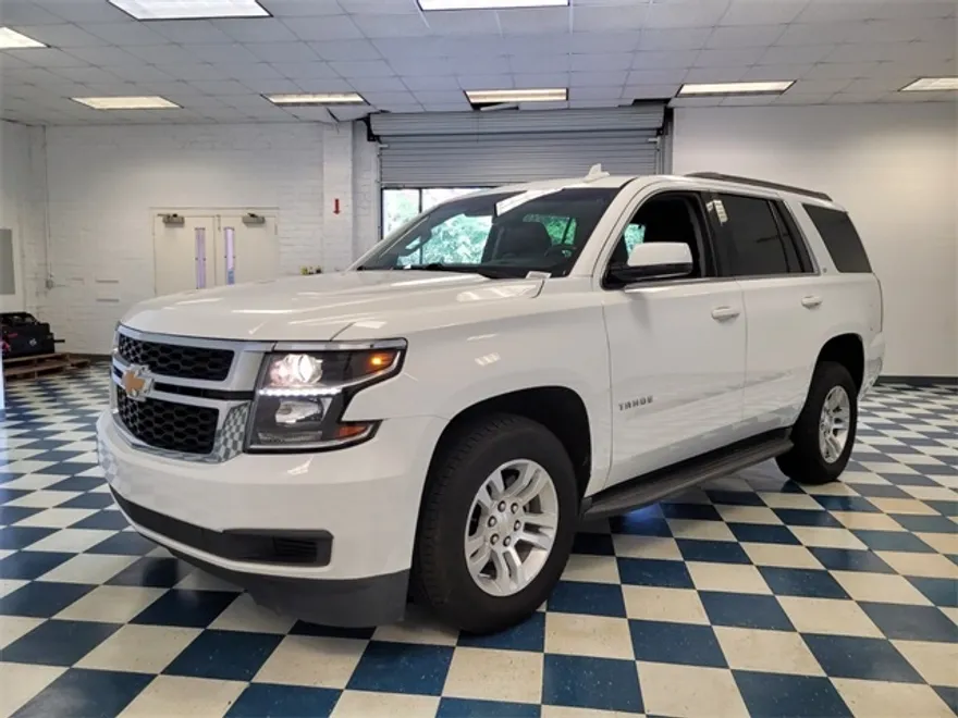 2017 Chevrolet Tahoe LT photo 1