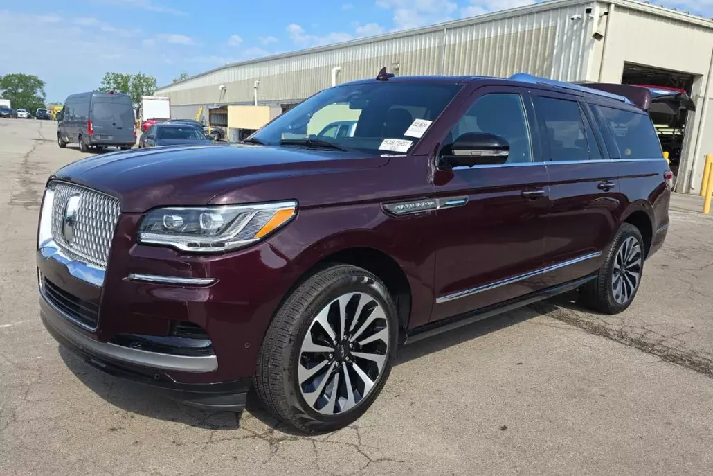 2024 Lincoln Navigator L Reserve photo 1
