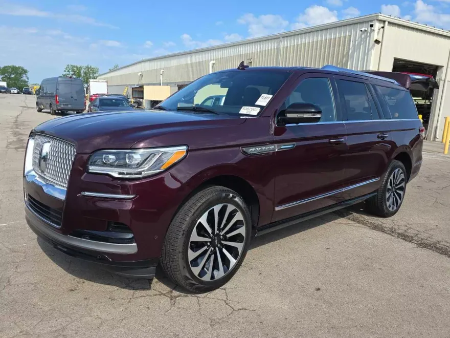 2024 Lincoln Navigator L Reserve photo 1