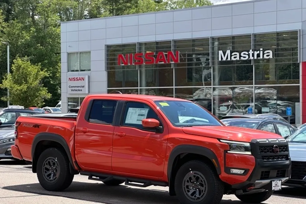 2025 Nissan Frontier Crew Cab PRO-4X photo 1
