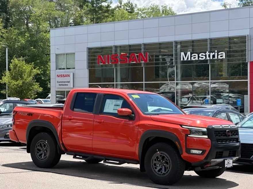 2025 Nissan Frontier Crew Cab PRO-4X photo 1