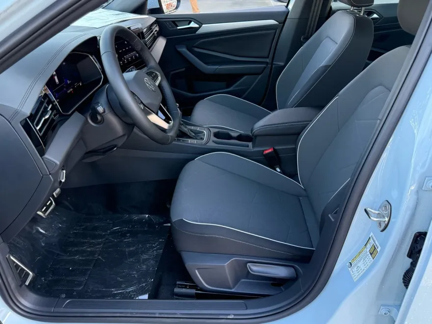 2026 Volkswagen Jetta Sport photo 1