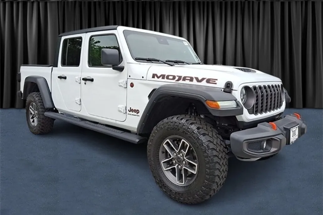 2024 Jeep Gladiator Mojave photo 1