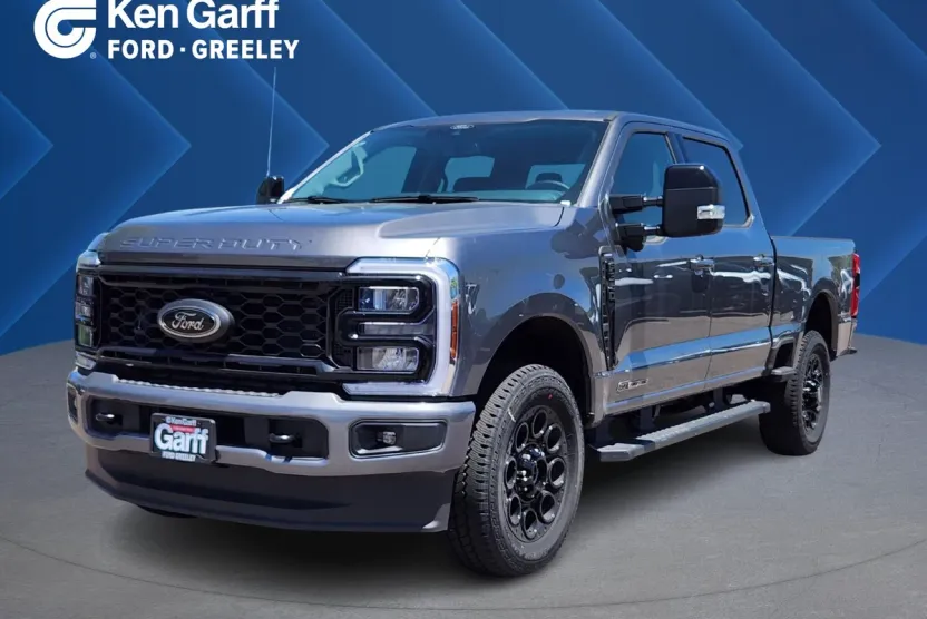 2025 Ford F-350 Lariat photo 1