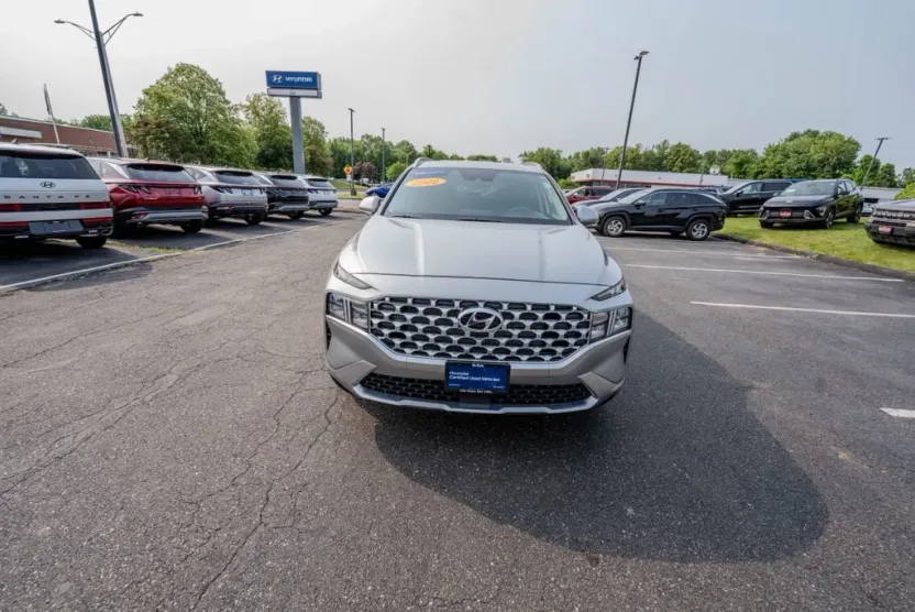 2022 Hyundai Santa Fe SEL photo 1