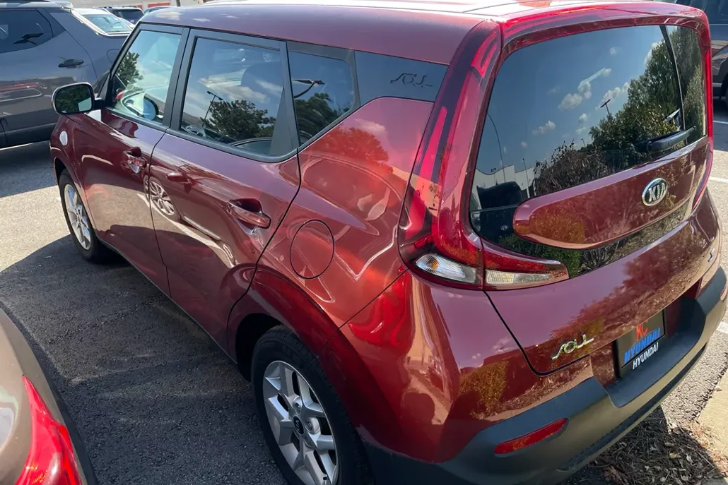 2021 Kia Soul S photo 1