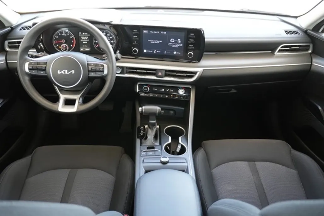 2023 Kia K5 LXS photo 1