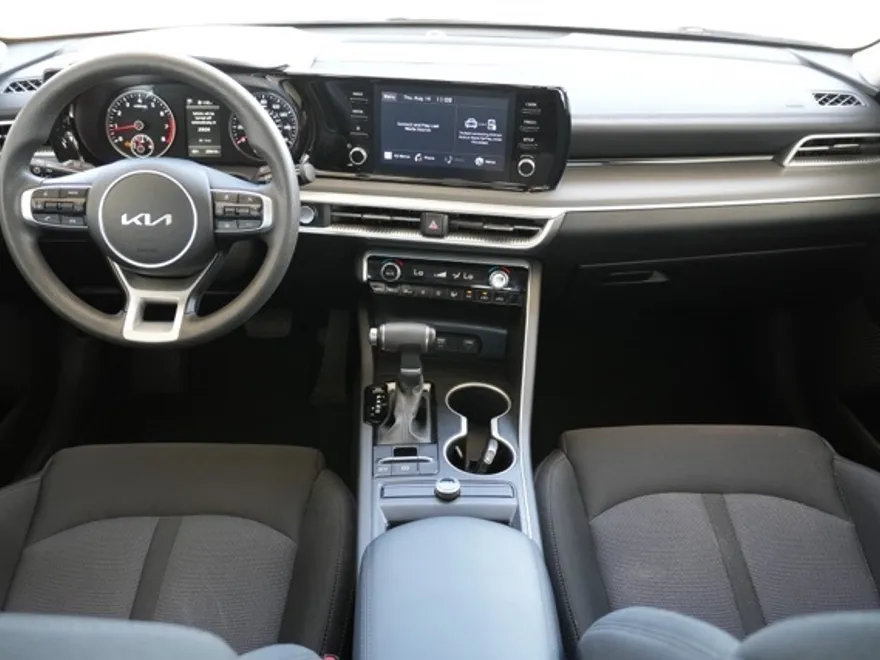 2023 Kia K5 LXS photo 1