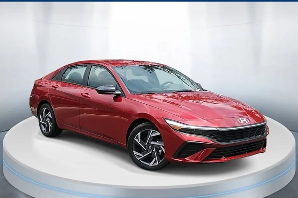 2025 Hyundai Elantra SEL Sport photo 1