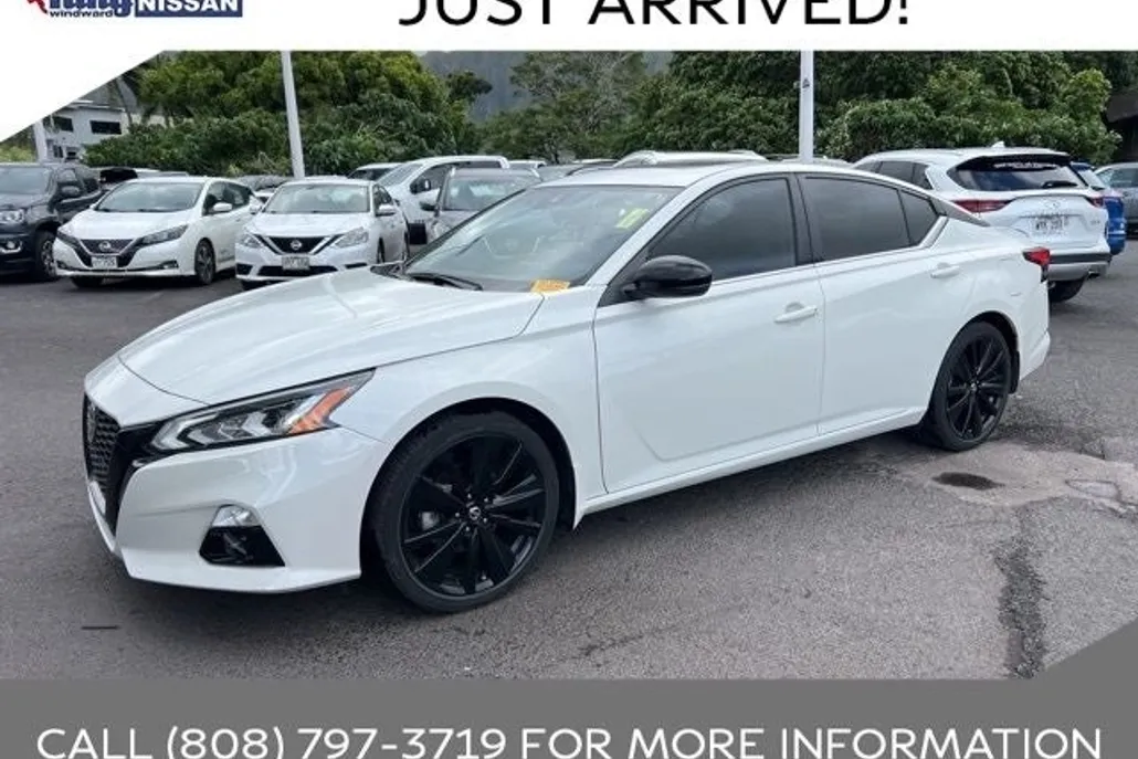 2022 Nissan Altima 2.5 SR photo 1