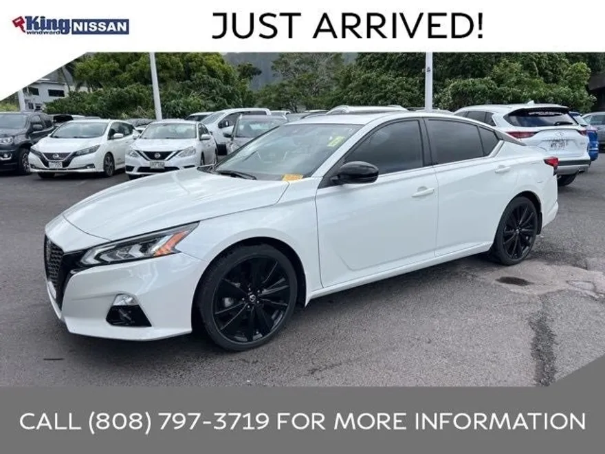 2022 Nissan Altima 2.5 SR photo 1