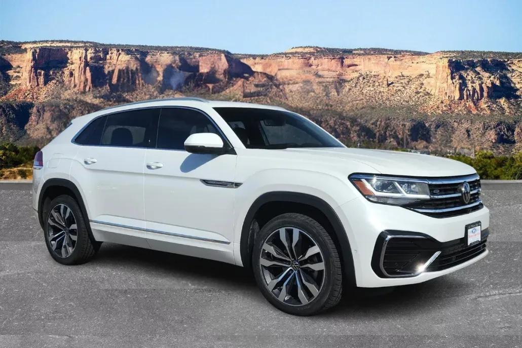 2022 Volkswagen Atlas Cross Sport V6 SEL Premium R-Line photo 1