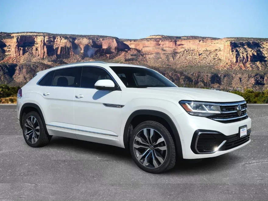 2022 Volkswagen Atlas Cross Sport V6 SEL Premium R-Line photo 1