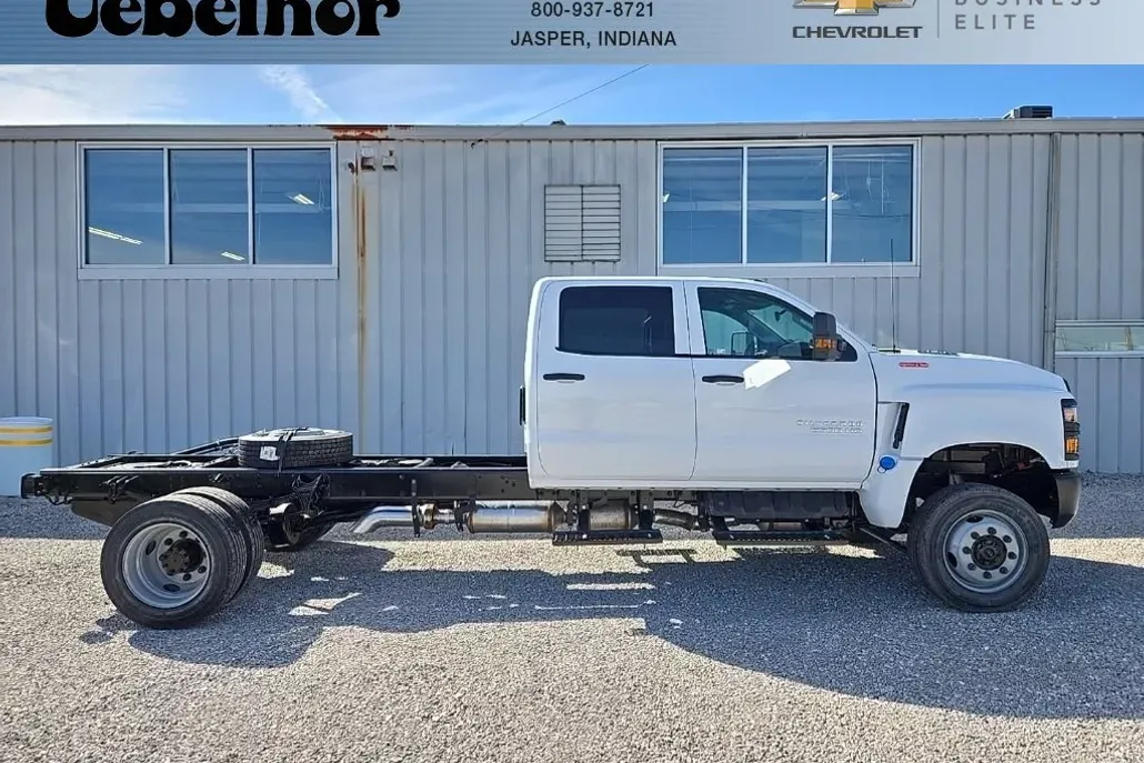 2024 Chevrolet Silverado 5500HD Work Truck photo 1