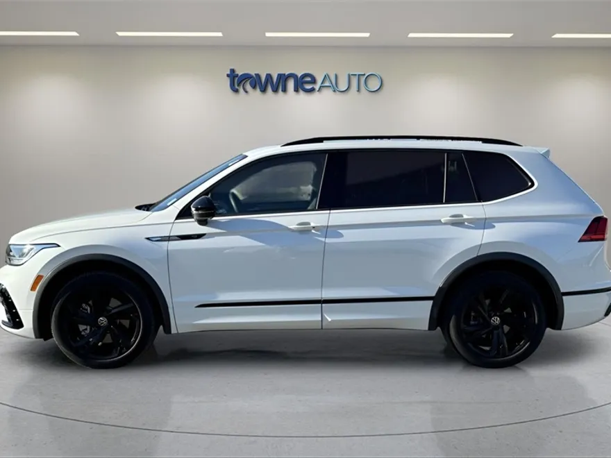 2023 Volkswagen Tiguan SE R-Line Black photo 1