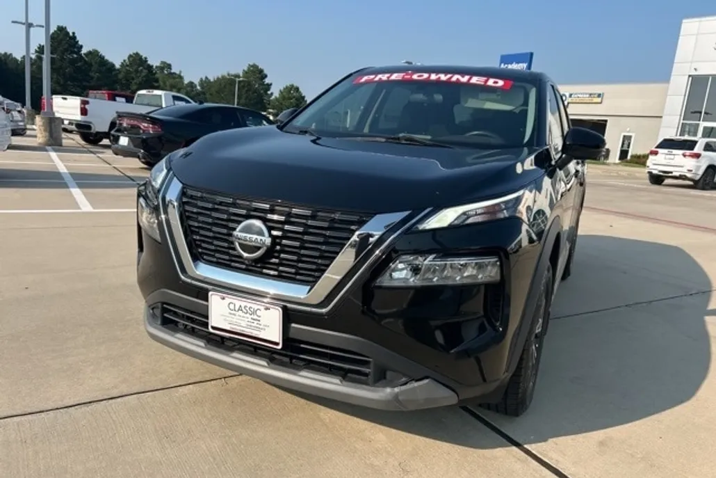 2021 Nissan Rogue SV photo 1