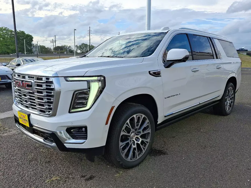 2025 Gmc Yukon XL Denali photo 1