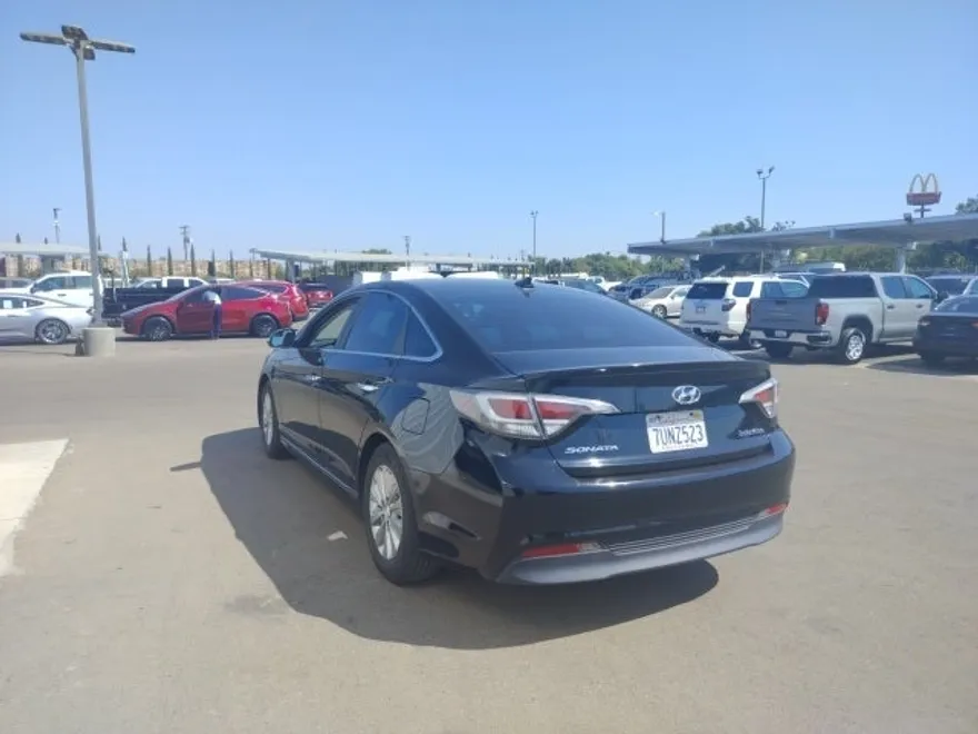 2017 Hyundai Sonata Hybrid SE photo 1