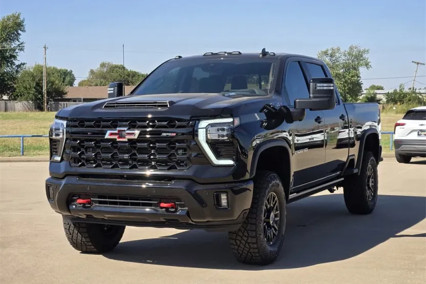 2026 Chevrolet Silverado 2500HD ZR2 photo 1