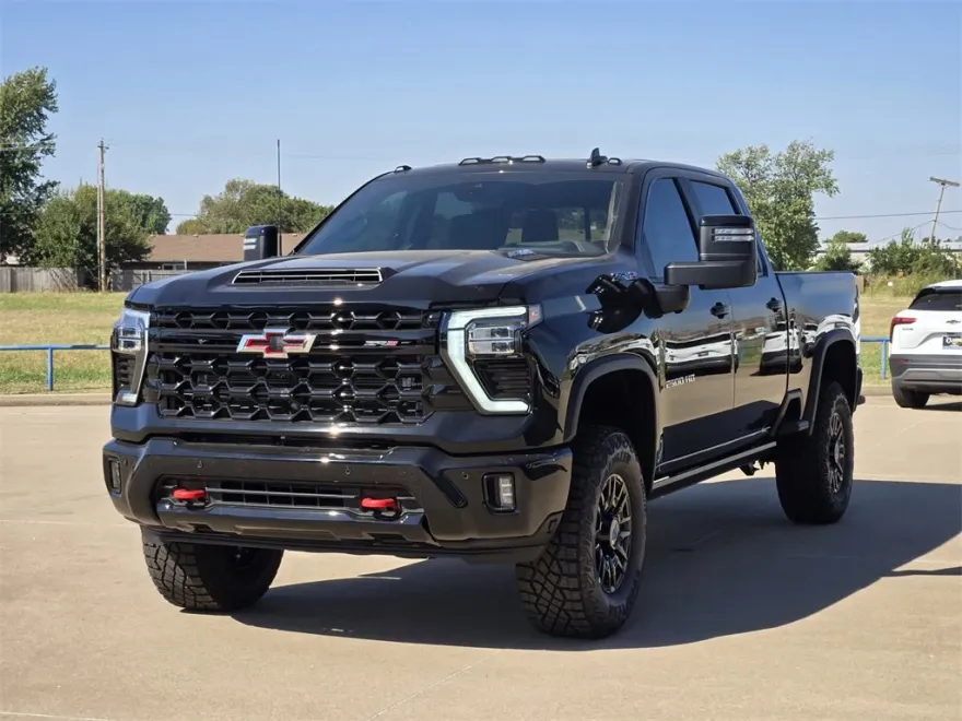 2026 Chevrolet Silverado 2500HD ZR2 photo 1