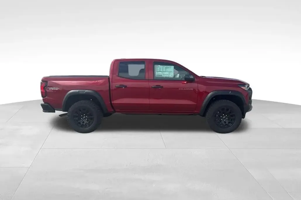2025 Chevrolet Colorado Trail Boss photo 1