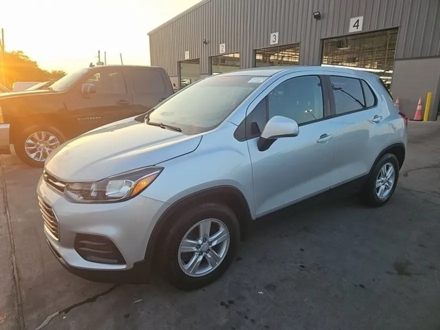 2019 Chevrolet Trax LS photo 1