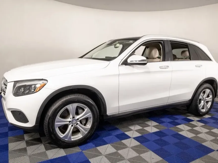 2016 Mercedes Benz GLC 300 photo 1