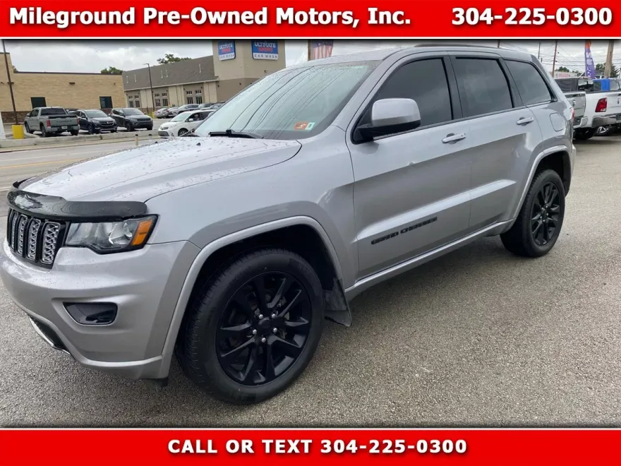 2019 Jeep Grand Cherokee Laredo photo 1