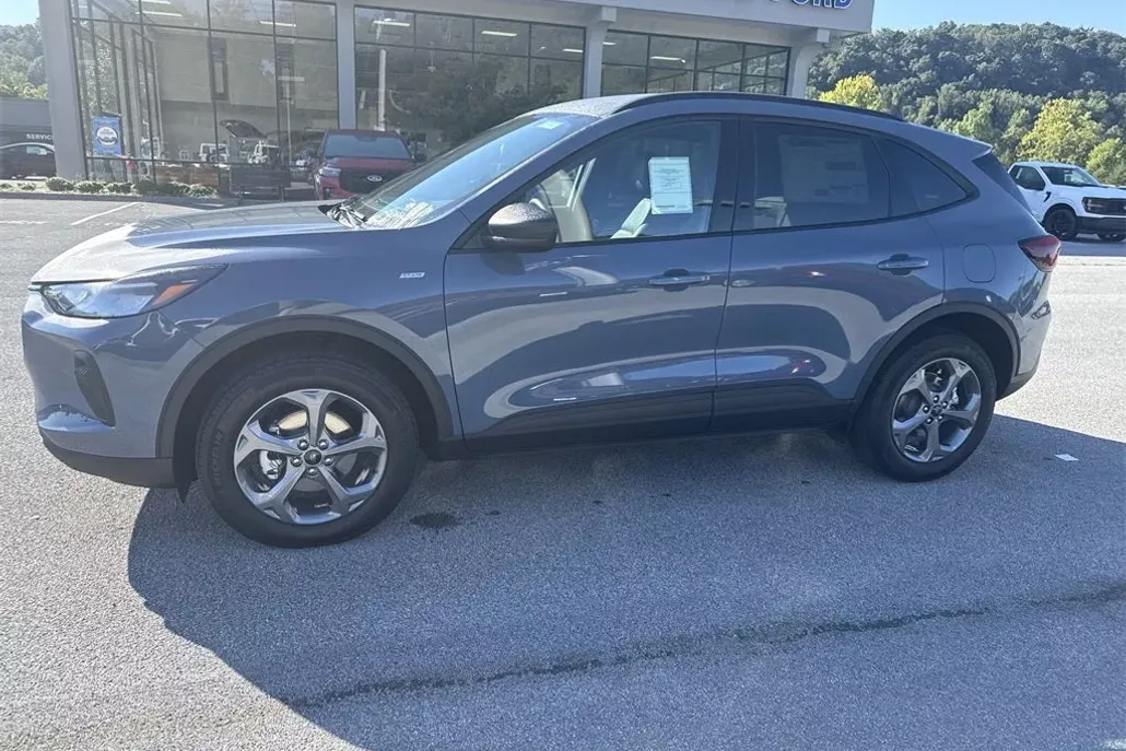 2025 Ford Escape ST-Line photo 1