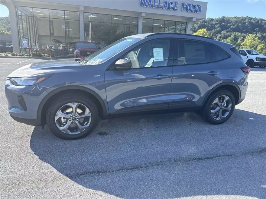 2025 Ford Escape ST-Line photo 1