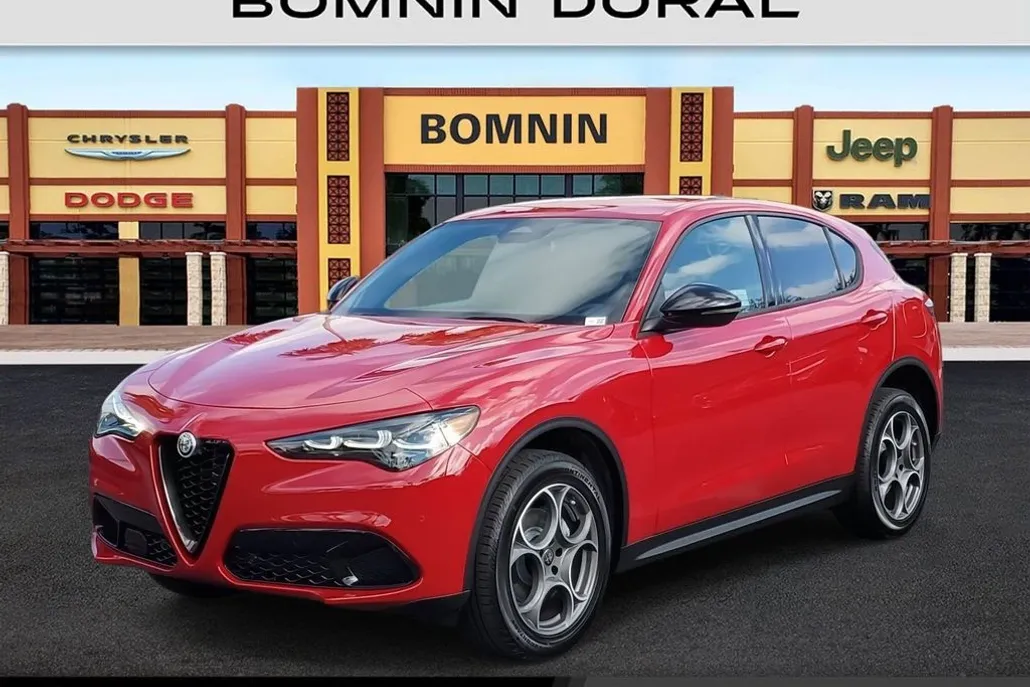 2025 Alfa Romeo Stelvio Sprint photo 1