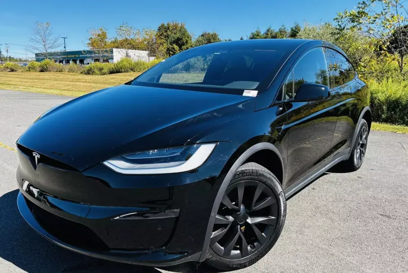 2022 Tesla Model X Plaid photo 1