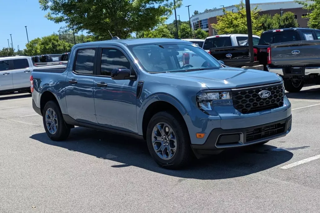 2025 Ford Maverick XLT photo 1