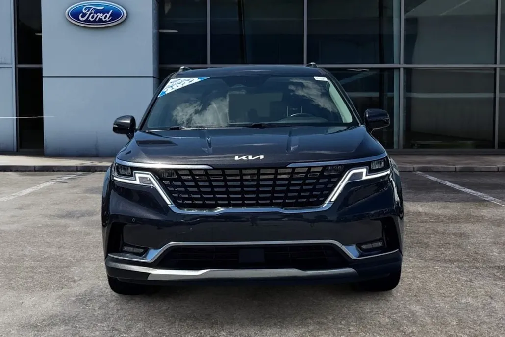 2022 Kia Carnival SX photo 1