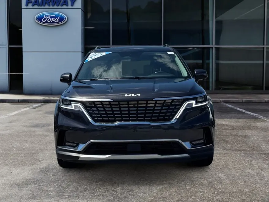 2022 Kia Carnival SX photo 1