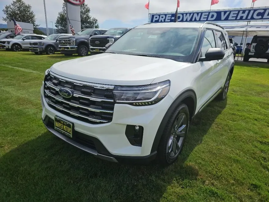 2025 Ford Explorer photo 1