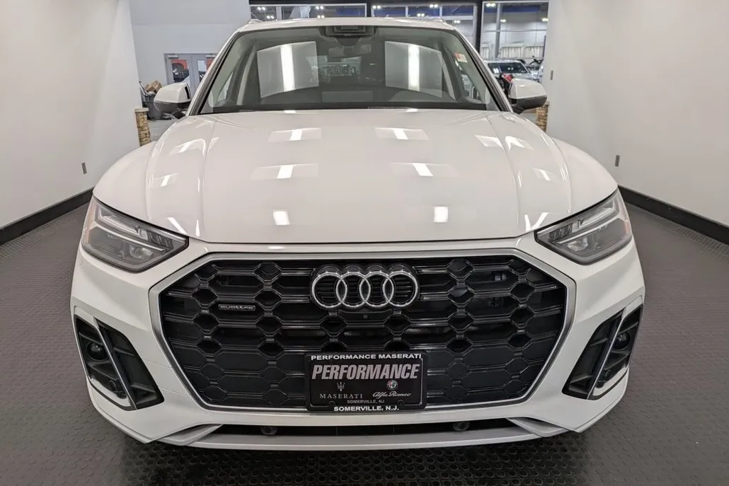 2023 Audi Q5 45 S line Premium photo 1