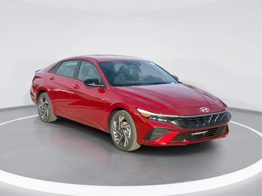 2025 Hyundai Elantra SEL Convenience photo 1