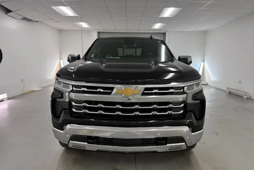 2022 Chevrolet Silverado 1500 LTZ photo 1
