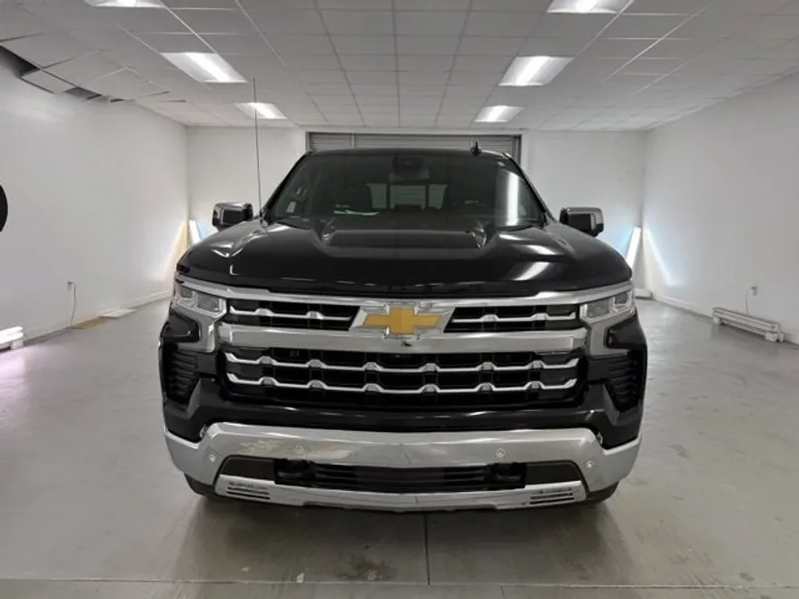 2022 Chevrolet Silverado 1500 LTZ photo 1