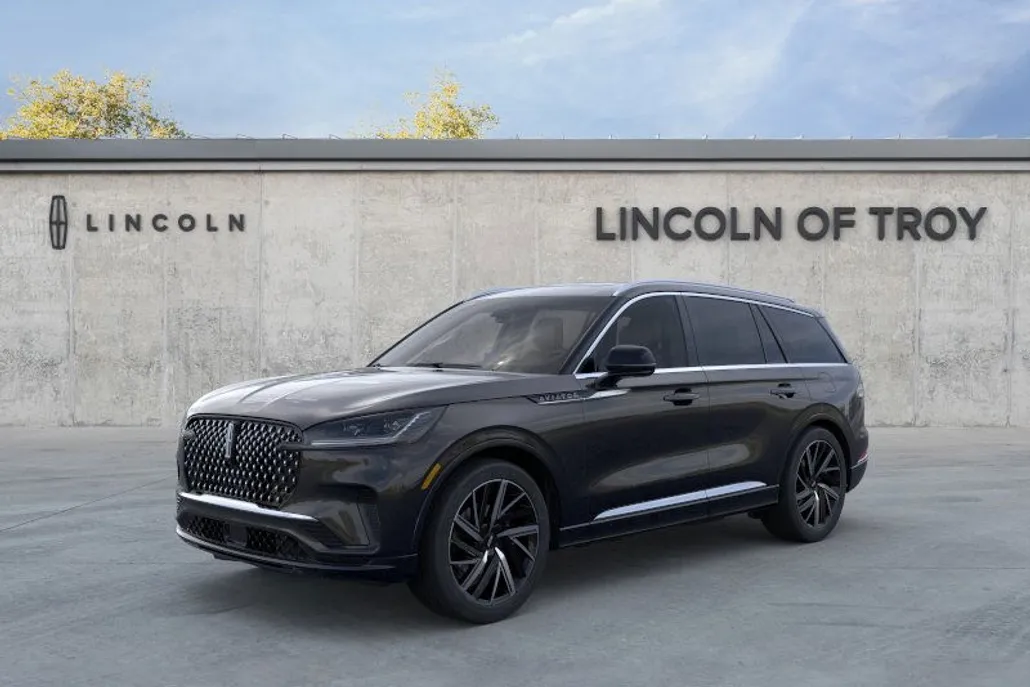 2025 Lincoln Aviator Black Label photo 1