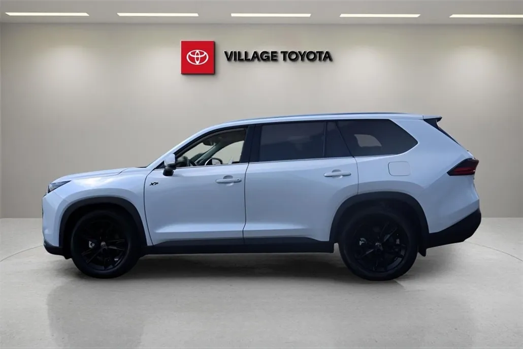 2025 Toyota Grand Highlander Hybrid XLE photo 1