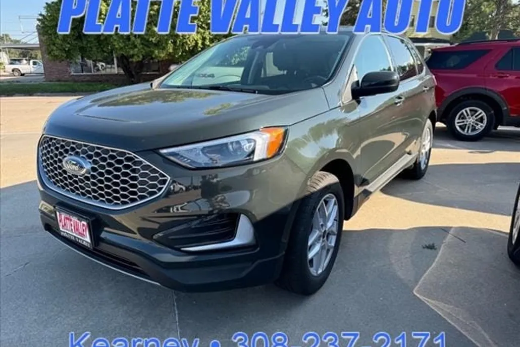 2024 Ford Edge photo 1
